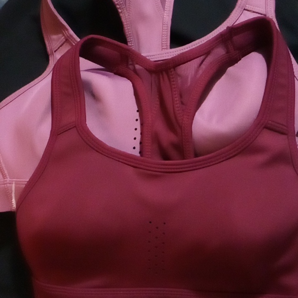 THEE BEST ! Molded Cup ventilated SportsBra color Merlot Wine not red